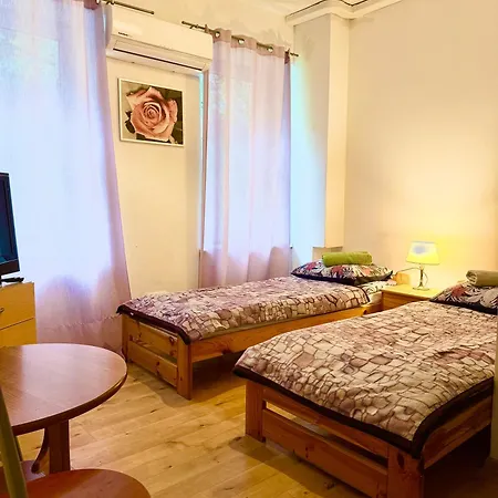 Koral Hostel *
